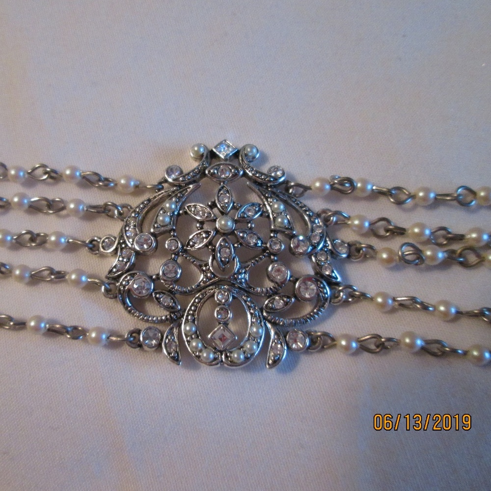 MONET PEARL FLORAL CENTER BRACELET , DECORATIVE CL